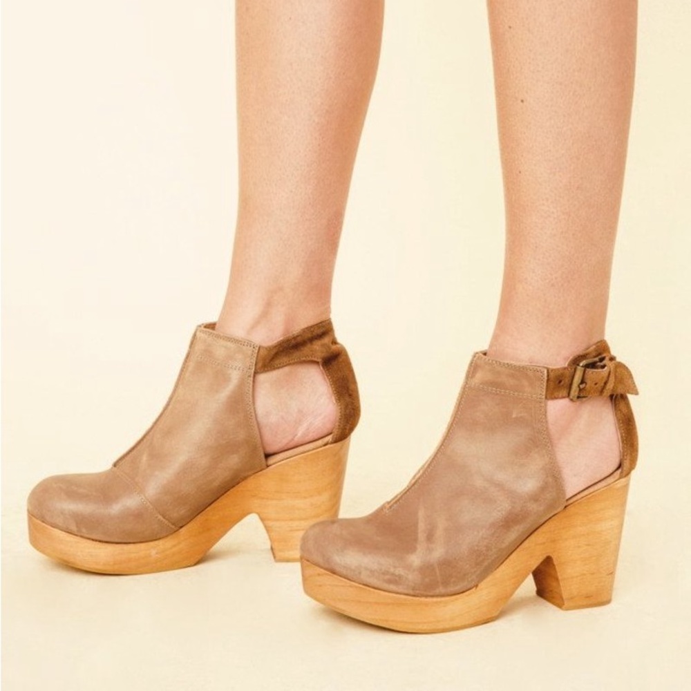 Free People Amber Orchard Clogs in Taupe